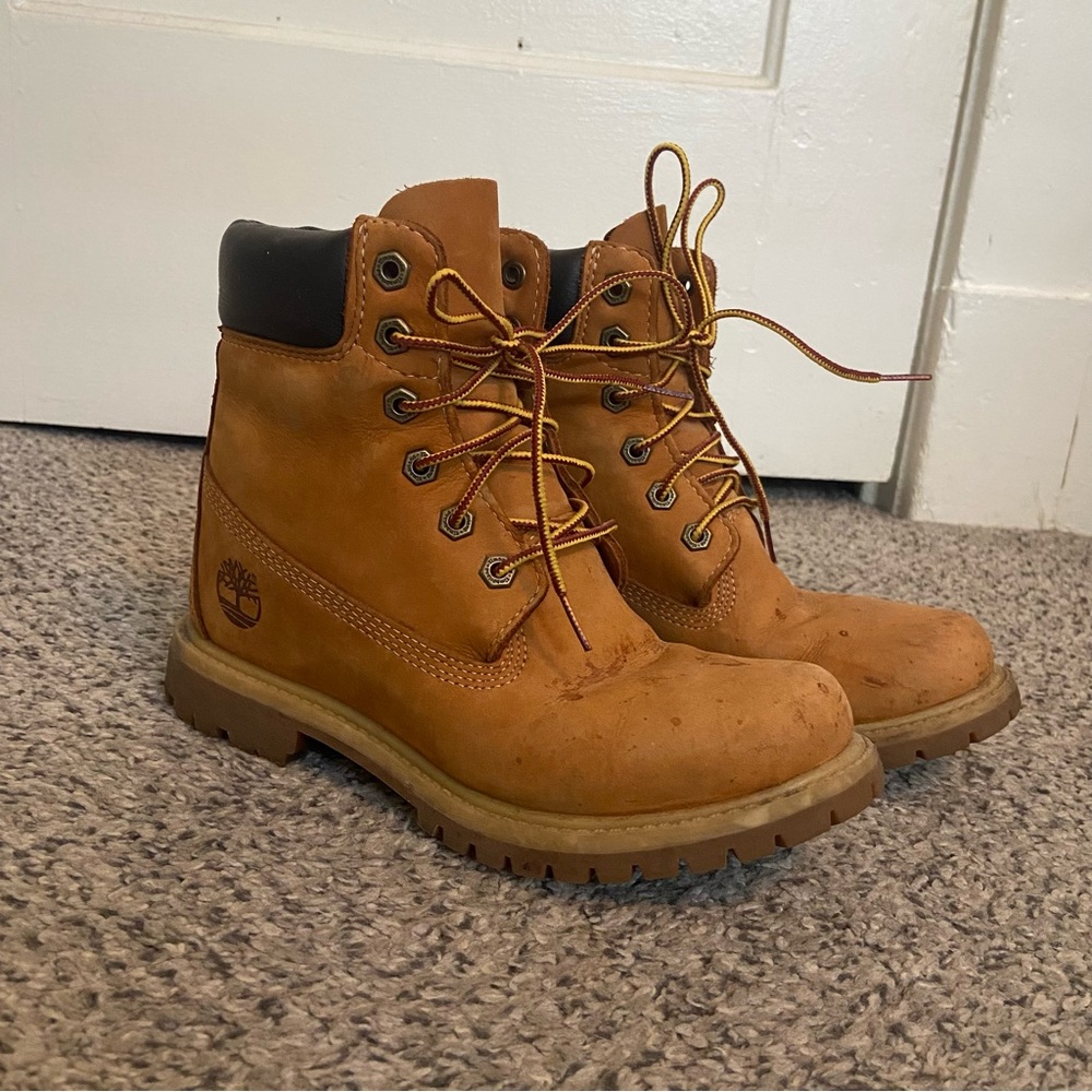 Timberland work boots with hidden heel 💫